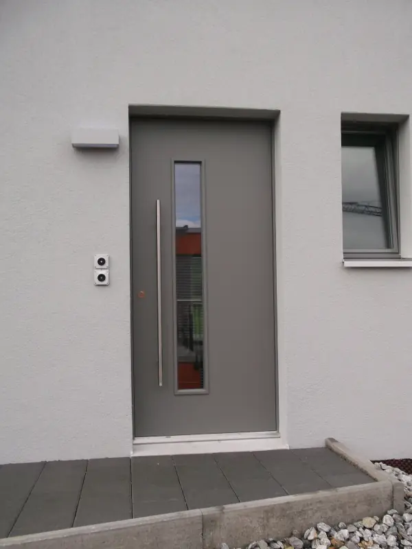 Haustüre grau modern